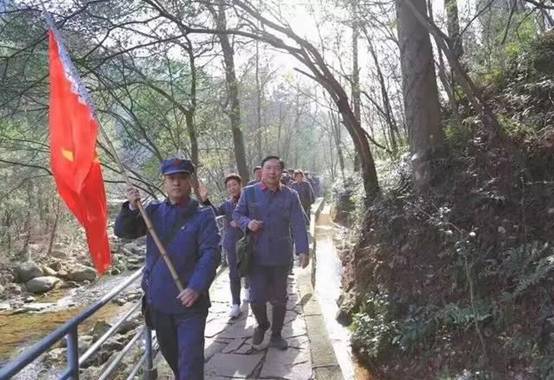 J9九游会第五十二期市管干部进修班赴大别山接受红色精神教育 J9九游会第五十二期市管干部进修班赴大别山接受红色精神教育